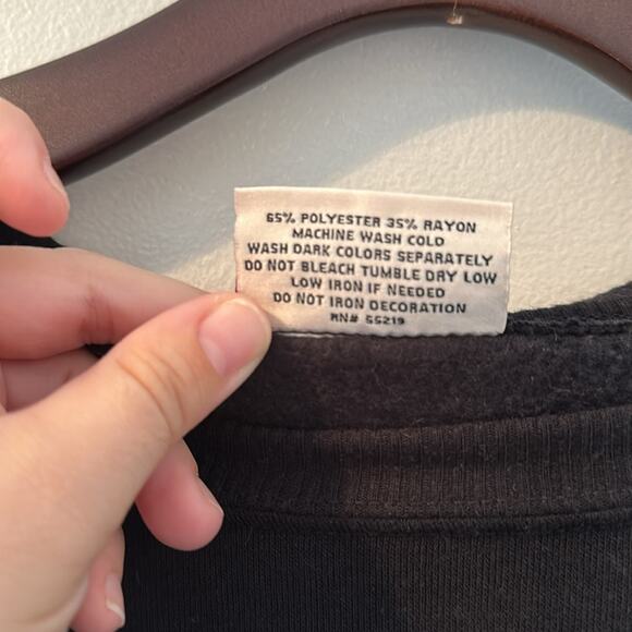 Taylor Swift Taylor’s version black crewneck sweatshirt Size Large - Picture 4 of 4